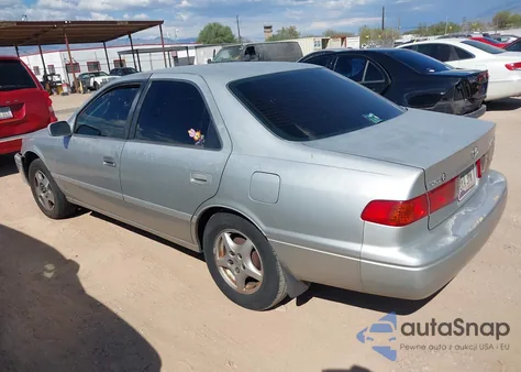 2001 Toyota Camry Le from USA, damaged, VIN 4T1BG22K81U853198